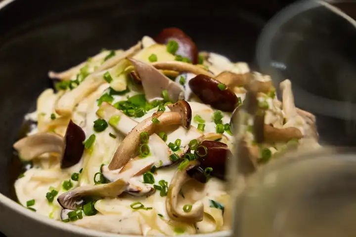 Perth Restaurant Review Strategy: Turning Stars into Customers [2025]