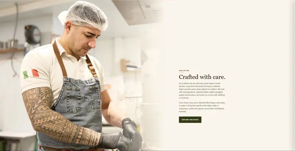 La Delizia Lab website about section showing the fresh pasta-making process and artisan production story.