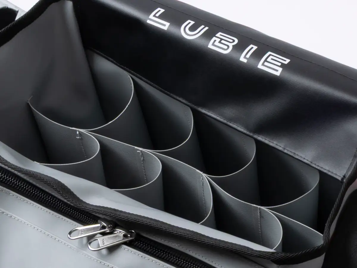 Close-up of the Lubie SPL 500 bag showing its labelled internal cartridge dividers